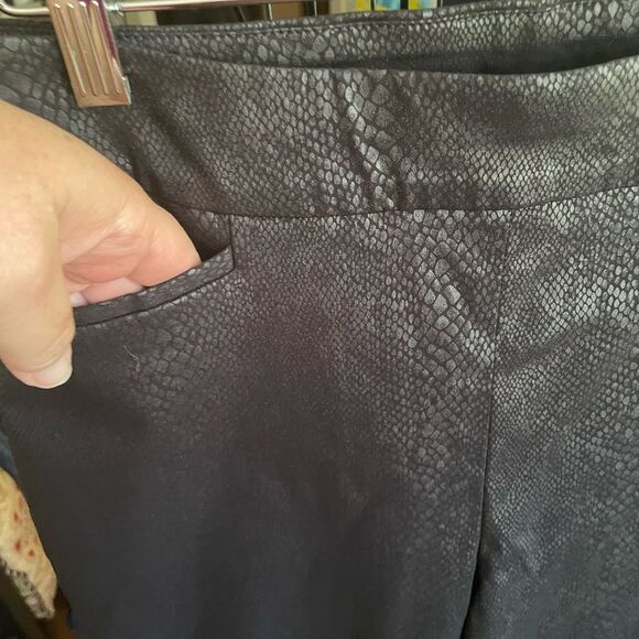 Elegant Black Women's Pants - Picture 7 of 11